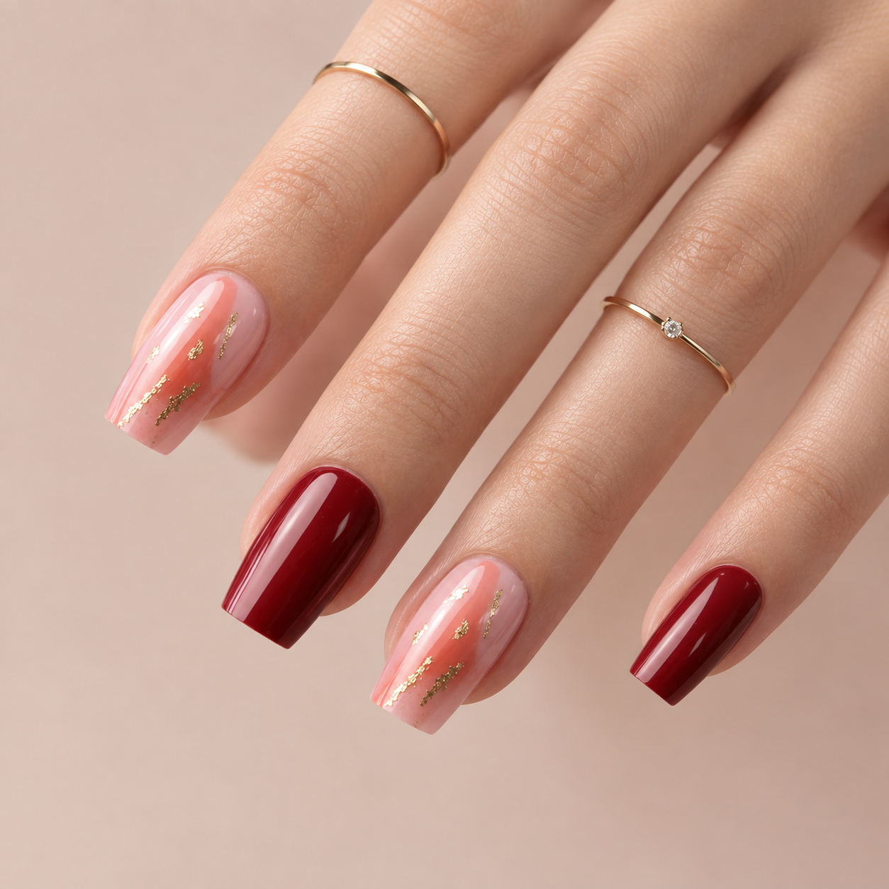 Faux Ongles Bordeaux et Nude Doré Mi-Longs press on nails