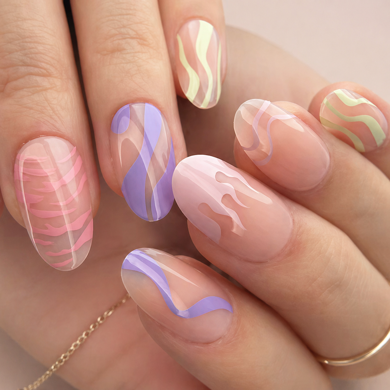 Faux Ongles Nude avec Motifs Ondulés Pastel Ronds Courts press on nails