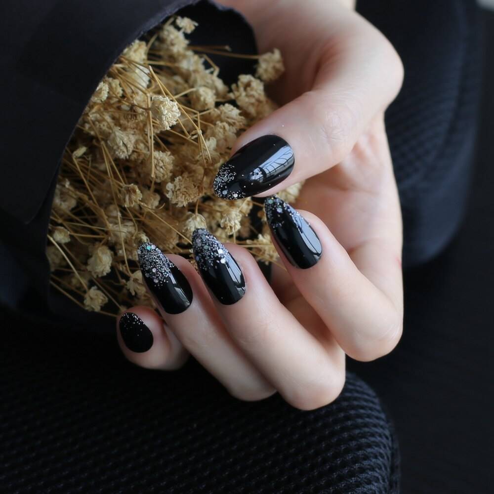 Faux Ongles Noirs Amande Longs Press On Nails