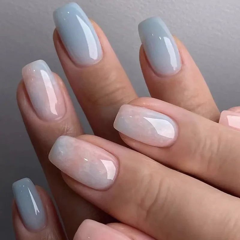 faux ongles bleu et rose pastel