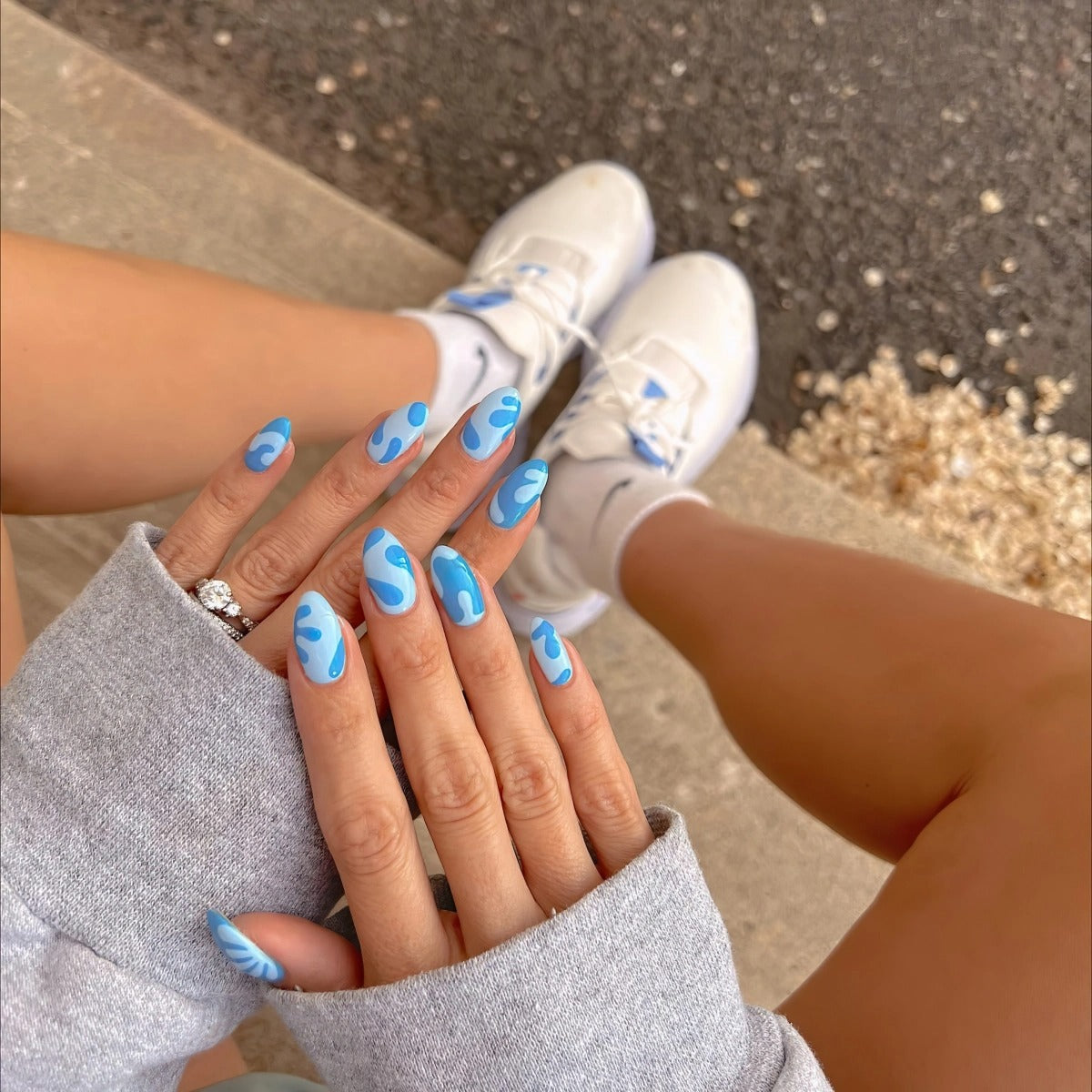 faux ongles en gel bleu degrade