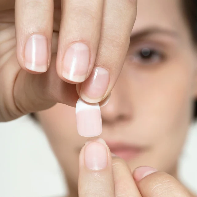 Enlever des ongles en gel Guide complet et astuces