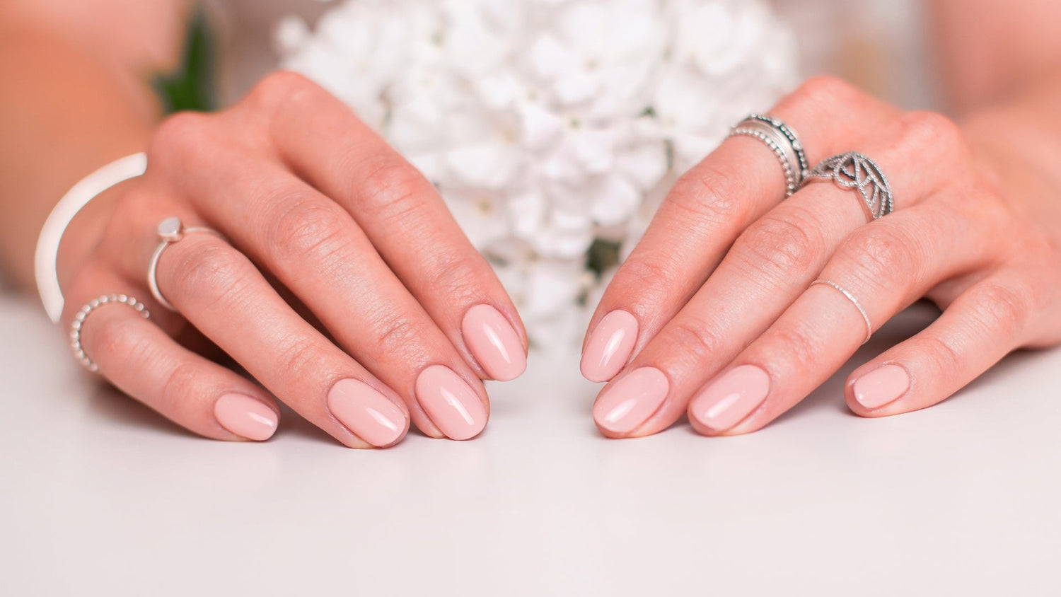 Préparer ses ongles pour le mariage