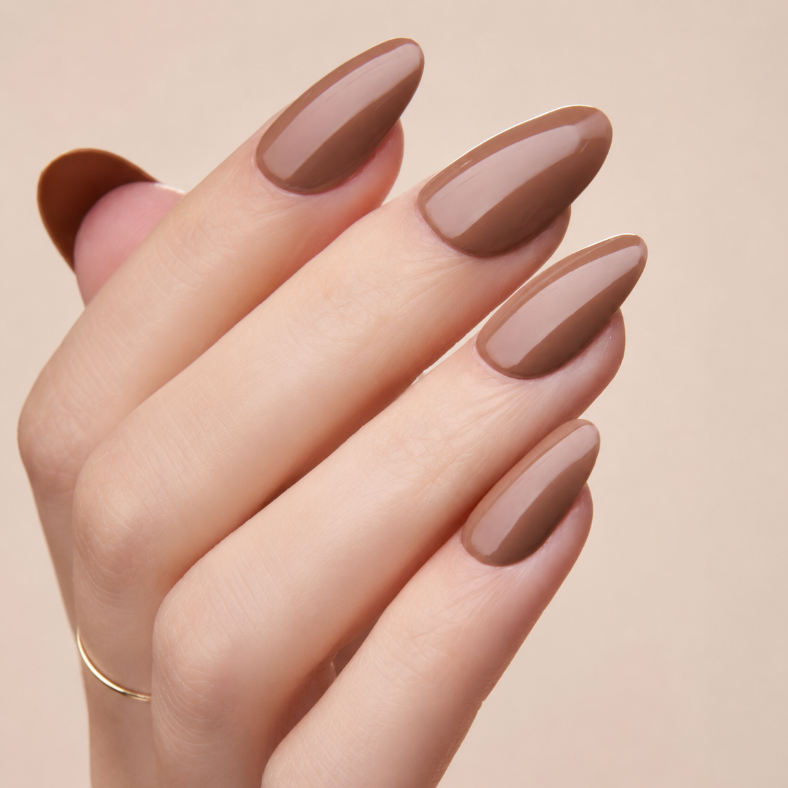 Faux Ongles Marron Clair Brillants Amande Mi-Longs press on nails