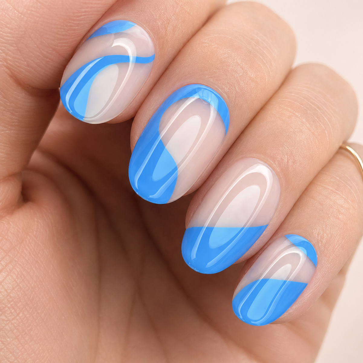 Faux Ongles Nude et Vagues Bleu Ronds Courts press on nails