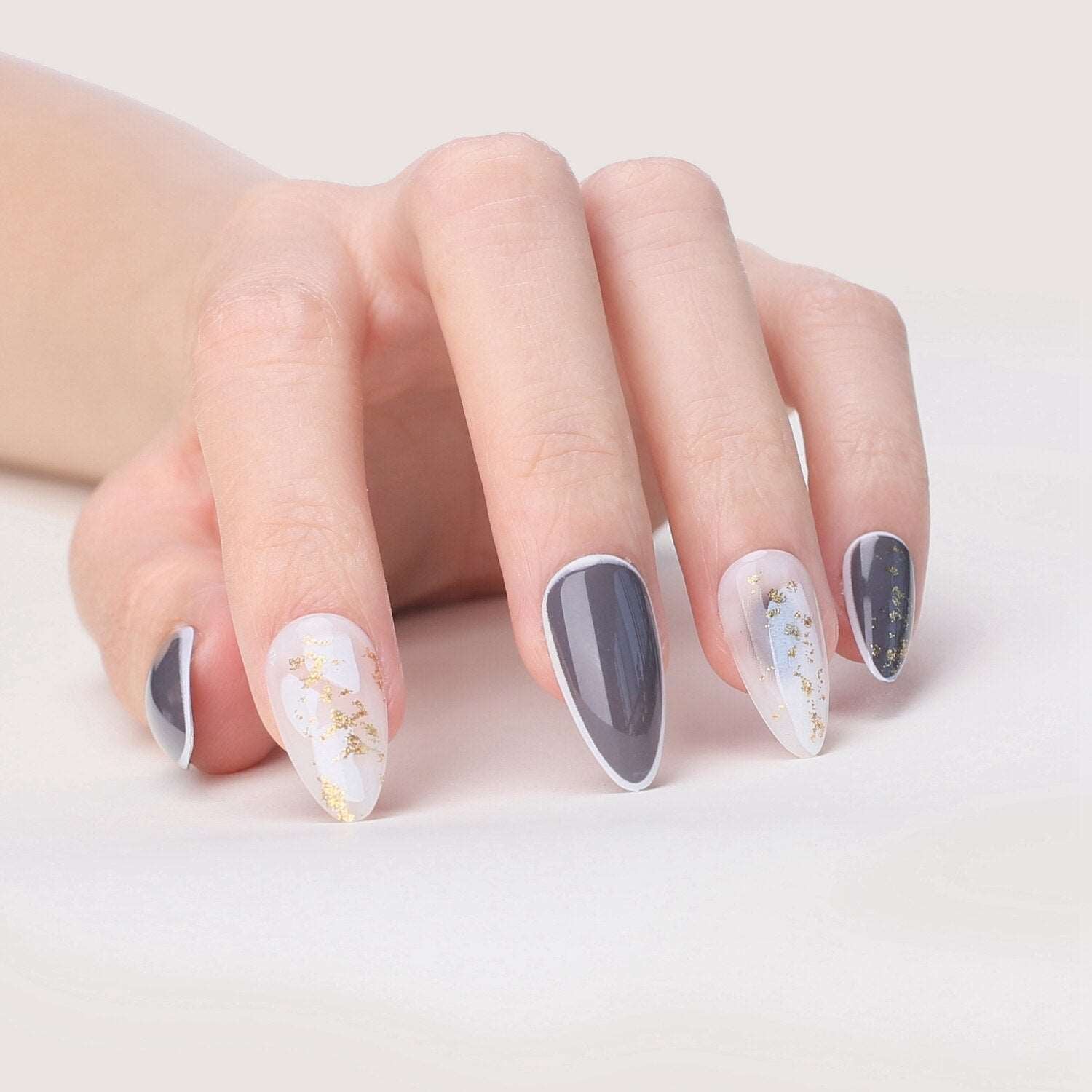 Faux Ongles Blanc et Gris Press On Nails