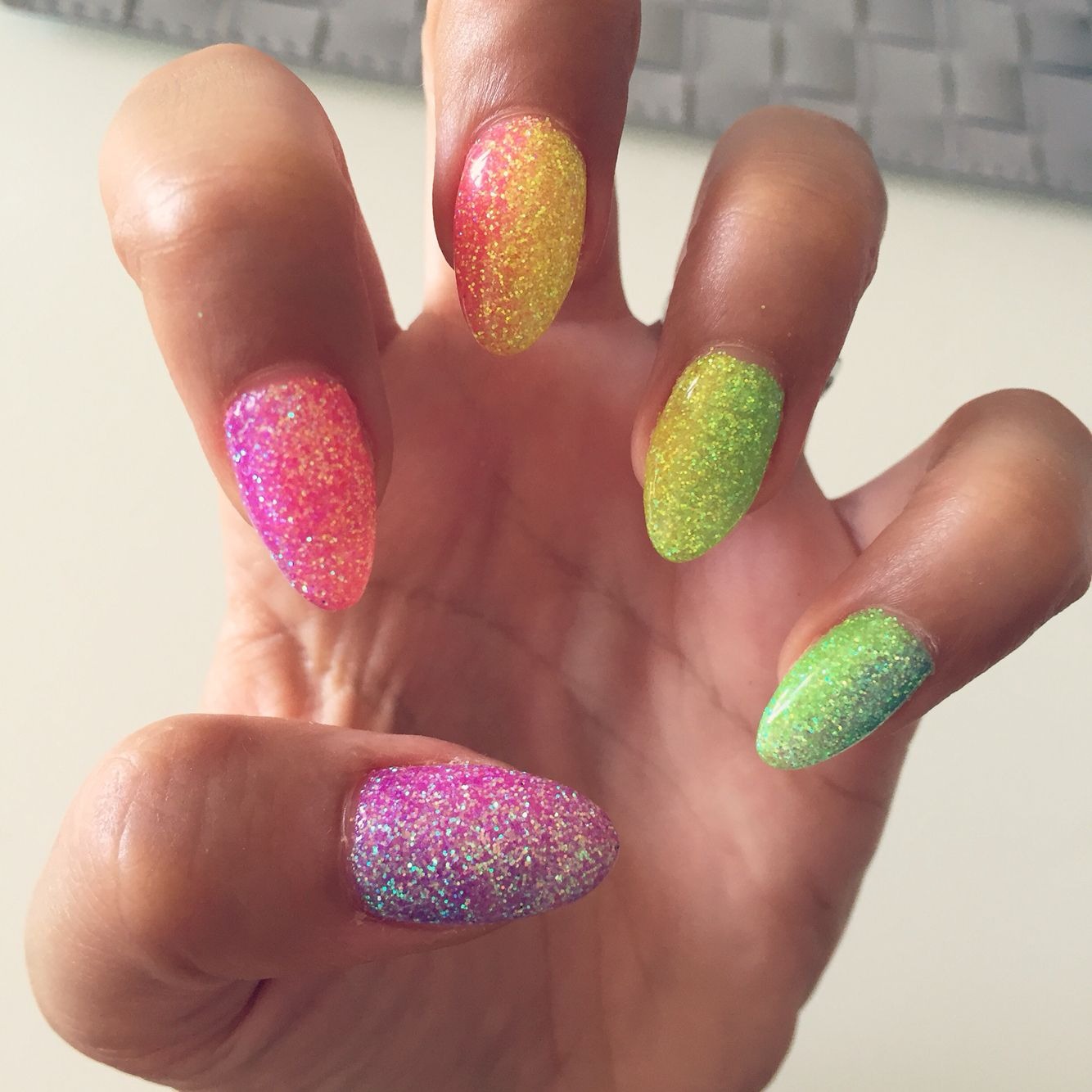 faux ongles paillettes multicolore