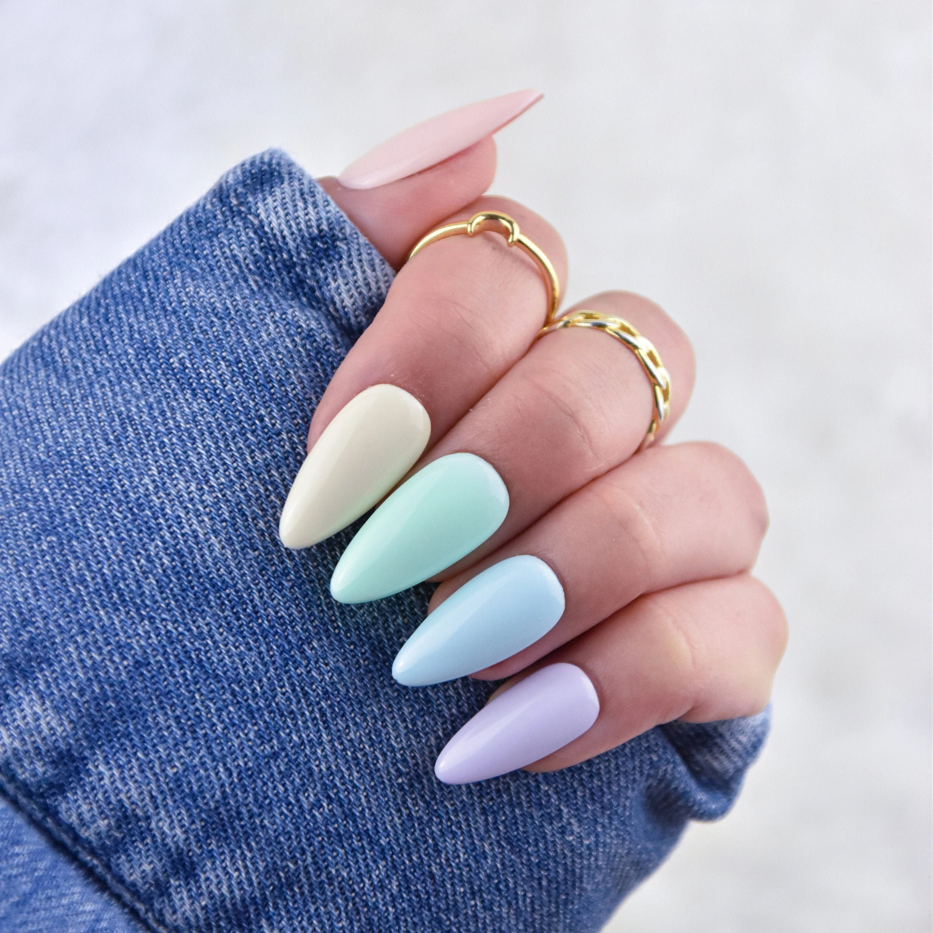 faux ongles pastel multicolore